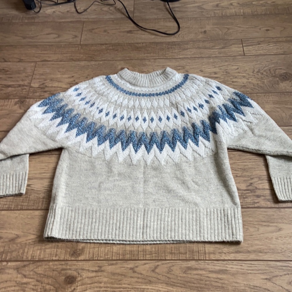 Beautiful metallic thread jacquard sweater size S